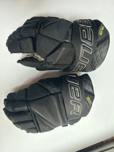 Bauer Vapor Hyperlite Gloves 13" (Used)