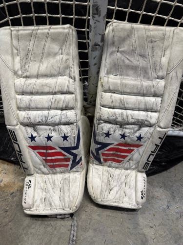 29" True Catalyst 7X3 Goalie Leg Pads (Used)