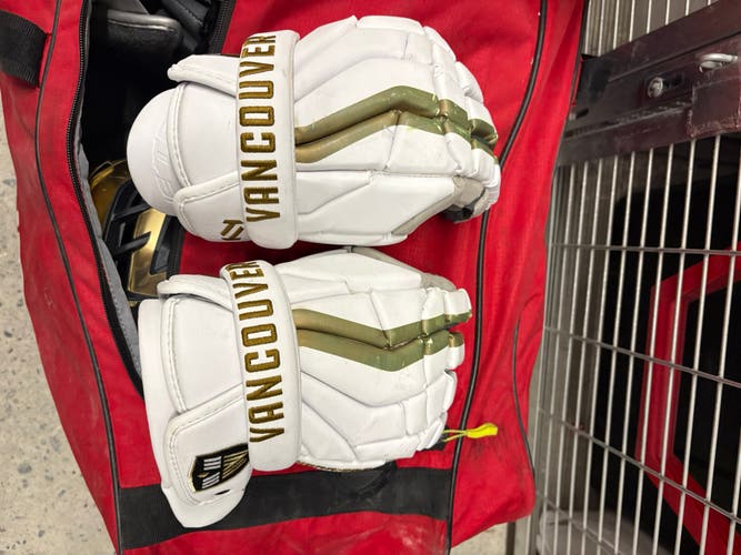 Vancouver Warriors NLL True Source Lacrosse Gloves (Game Worn)