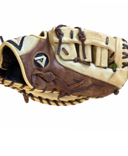 Akadema RH First Base AHC94 Baseball Glove 11.5" (Used)