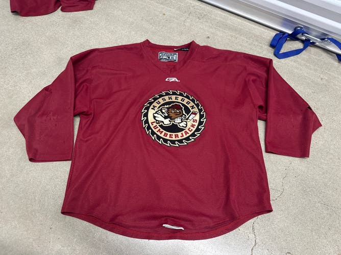 USHL MUSKEGON LUMBER JACKS Red Size 58 Men's Jersey (Used)