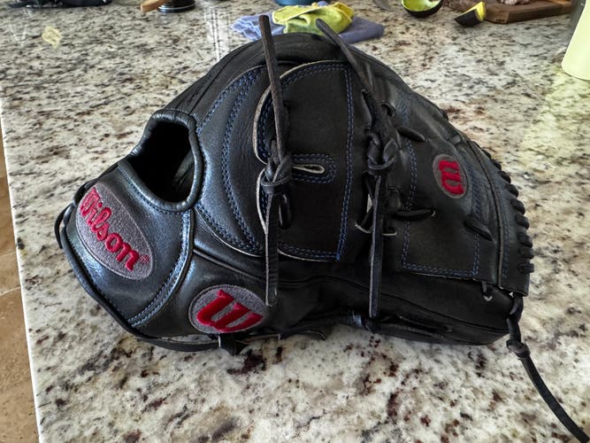 Wilson A2000 RH Outfield Baseball Glove 12.5" (Used)