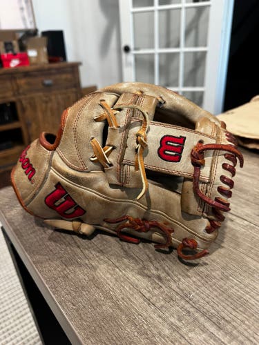 Wilson A2000 RH Infield Baseball Glove 11.5" (Used)