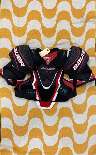 Medium Senior Bauer Vapor X40 Shoulder Pads (Used)