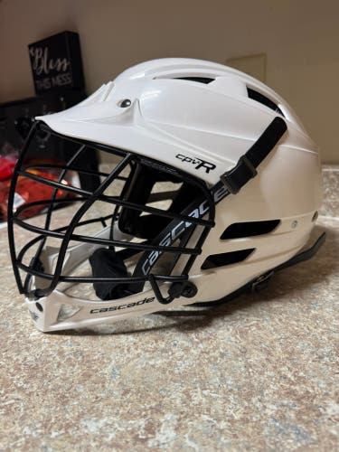 S/M white Cascade CPV-R Helmet adult lacrosse small medium player