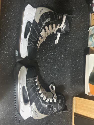 Black Tour TR-700 Hockey Skates Regular Width 11 Used