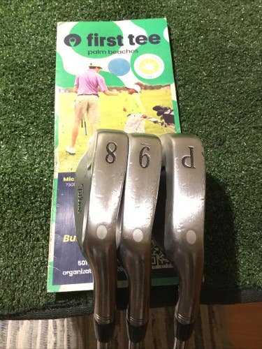Titleist 735-CM Forged Irons Set (8-PW) Stiff NS PRO 970 Steel Shafts