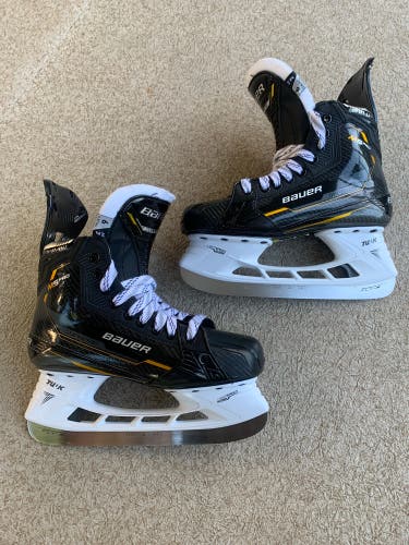LIKE NEW Bauer Supreme M5 Pro Hockey Skates Regular Width 6 (Used)
