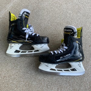 Bauer Supreme M4 Hockey Skates Regular Width Size 5 (Used)