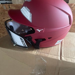 Small / Medium Mizuno F6 Batting Helmet (New)