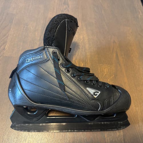 Graf DM1050 Hockey Goalie Skates Regular Width 9 (Used)