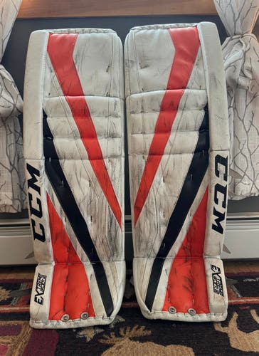 35" CCM Extreme Flex 3 Goalie Leg Pads Pro Stock (Used)
