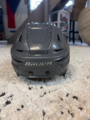 Small Bauer Re-Akt 155 Helmet (Used)