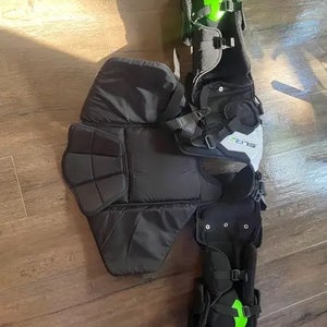 XL Vaughn SLR4 Pro Carbon Goalie Chest Protector (Used)
