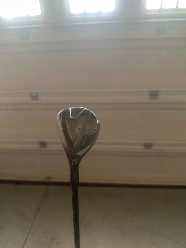 Men's TaylorMade Rescue Left Hand Hybrid Regular Flex 4H Graphite Shaft (Used)