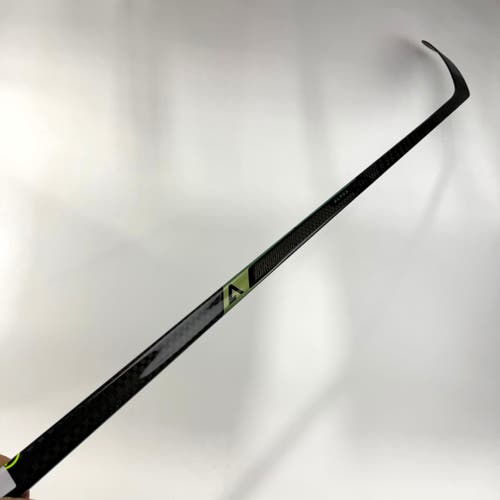 Used Right Warrior Alpha LX3 | 85 Flex W28 Curve Grip | AB909