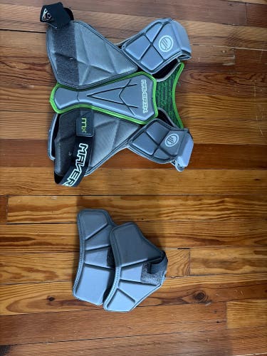 Medium/Large Youth Maverik MX Shoulder Pads (Used)