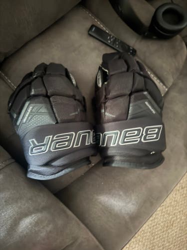 Bauer Supreme Ultrasonic Gloves 13" (Used)