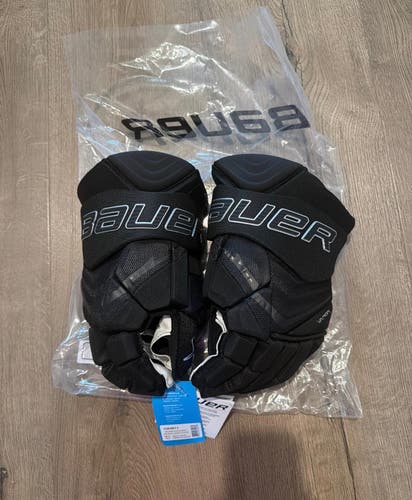 Bauer Vapor Flylite Gloves 15" (New)