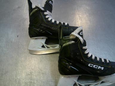 Used Ccm As 550 Junior Hockey Skate Junior 01 11339-s000200006