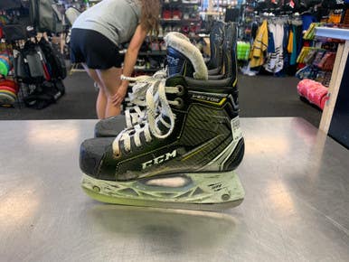 Used Ccm Vector Junior 03 Ice Hockey Skates 11339-s000167511