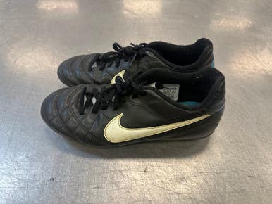 Used Nike Soccer Cleats Black Junior 05 11339-s000191023