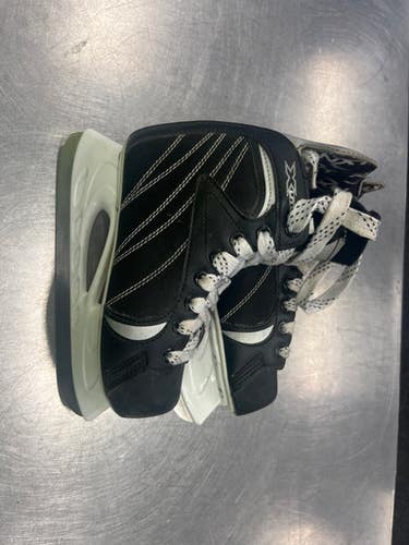 Used Winnwell Xlite Junior 02 Ice Hockey Skates 11339-s000168902