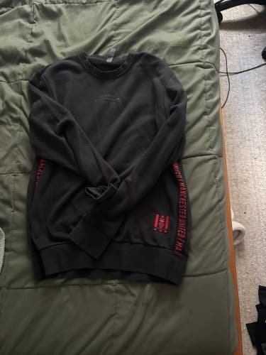 Black Adult Unisex Medium Manchester United Adidas Crewneck (Used)