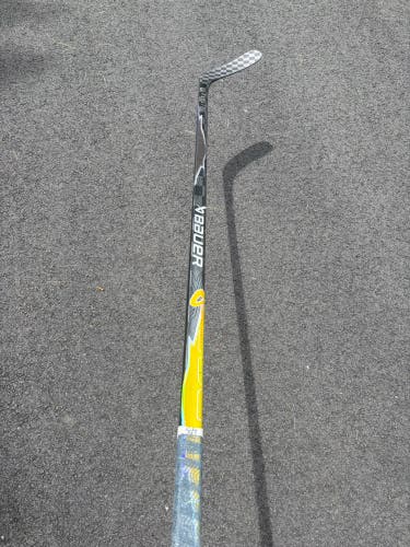 Intermediate Bauer Vapor Flylite Right Handed Hockey Stick P88 65 Flex Pro Stock (Used)