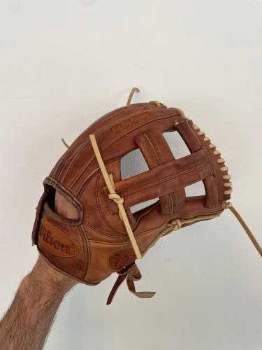 Wilson A2000 DP15 11.75” Single Post RH Infield Baseball Glove (Used)