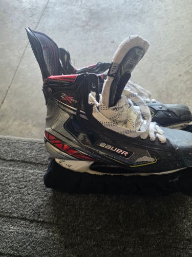 2022 Bauer Vapor 2X Pro Hockey Skates Regular Width 11 (Used)