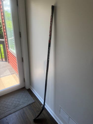 Senior Bauer Flypro Left Hand Hockey Stick P28 87 Flex (New)