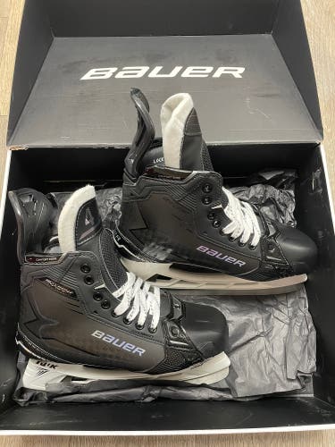 New in Box Bauer Wide Supreme Shadow Hockey Skates 9/9.25 E/A Pro Stock MADE IN CANADA (New)