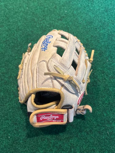 Tan Rawlings Sure Catch RH Baseball Glove 10.5" (Used)