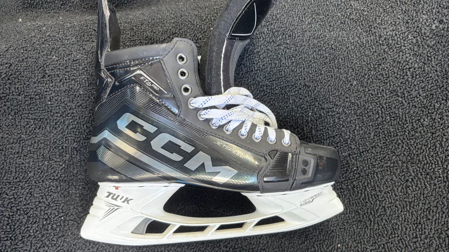 Black PRO STOCK CCM JetSpeed FT6 Hockey Skates Regular Width 11 (New)