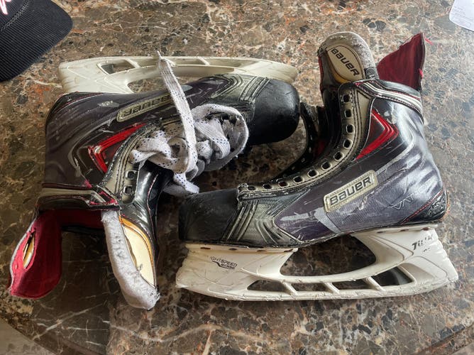 2014 Bauer Vapor APX2 Hockey Skates Regular Width 11 (Used)