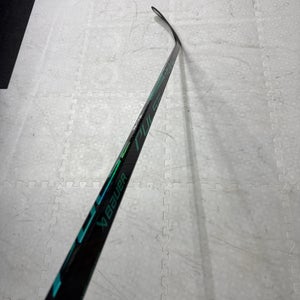 Bauer pulse p92 77 flex right handed senior hockey stick 67.5 (New)