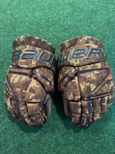 Camo Junior Bauer Vapor Series1 Gloves 12" (Used)