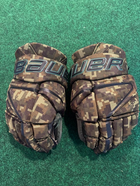 Camo Junior Bauer Vapor Series1 Gloves 12" (Used)