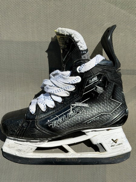 2024 Bauer Supreme M50 Pro Hockey Skates Regular Width Size 4.5 (Used)