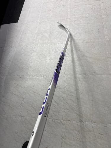 Ccm Ribcor trigger 10 pro p28 70 flex right handed senior (New)