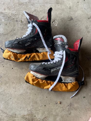 2021 Bauer Vapor 3X Pro Hockey Skates 10.5 (Used)