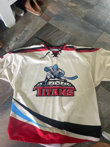 NJ Titans XL Men's Jersey (Used)