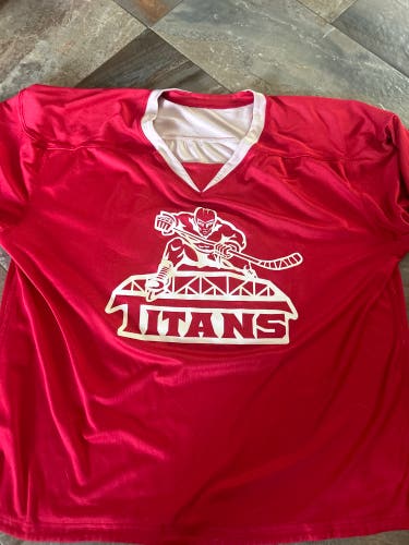 NJ Titans Nahl Reversible Red/White Medium Men's Jersey (Used)