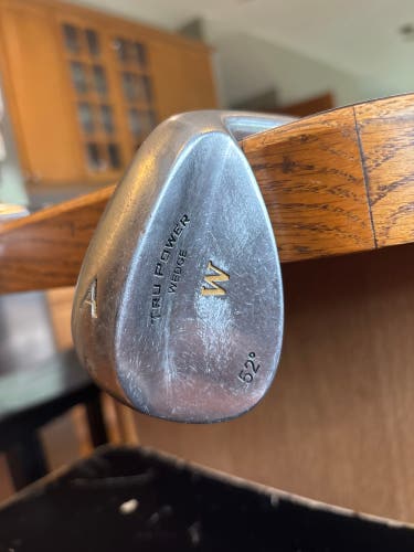Men's True Right Handed Wedge 52 Degree (Used)