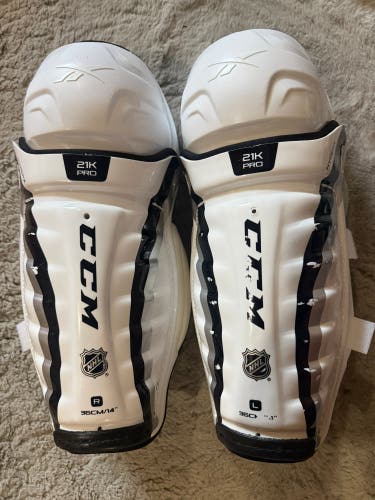 CCM 21K Shin Pads 14" Pro Stock