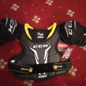 Youth Large CCM Tacks 9550 Shoulder Pads (New)