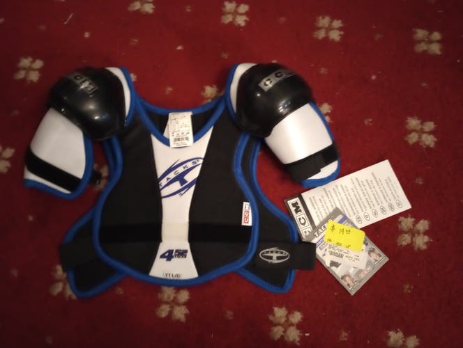 Youth Large CCM Tacks 452 Shoulder Pads (New)