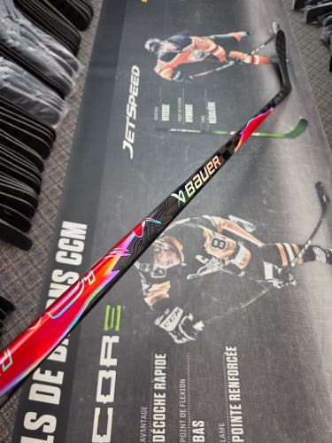 P28 | 77 Flex NEW! Senior Bauer Vapor Flylite Left Hand Hockey Stick P28 77 Flex Pro Stock (New)