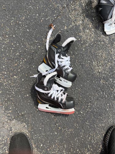 2011 Bauer Supreme One20 Hockey Skates Regular Width 13 (Used)